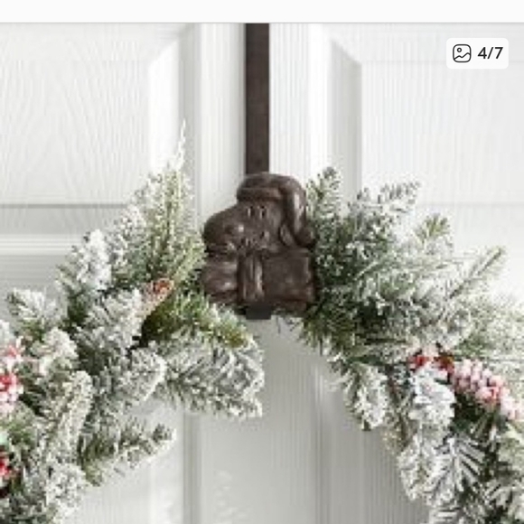 Pottery Barn Peanuts Snoopy Wreath Festive Door Hanger. NWT - Picture 2 of 7
